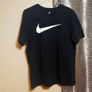One Large Black Nike Tshirt Pre Owened $40